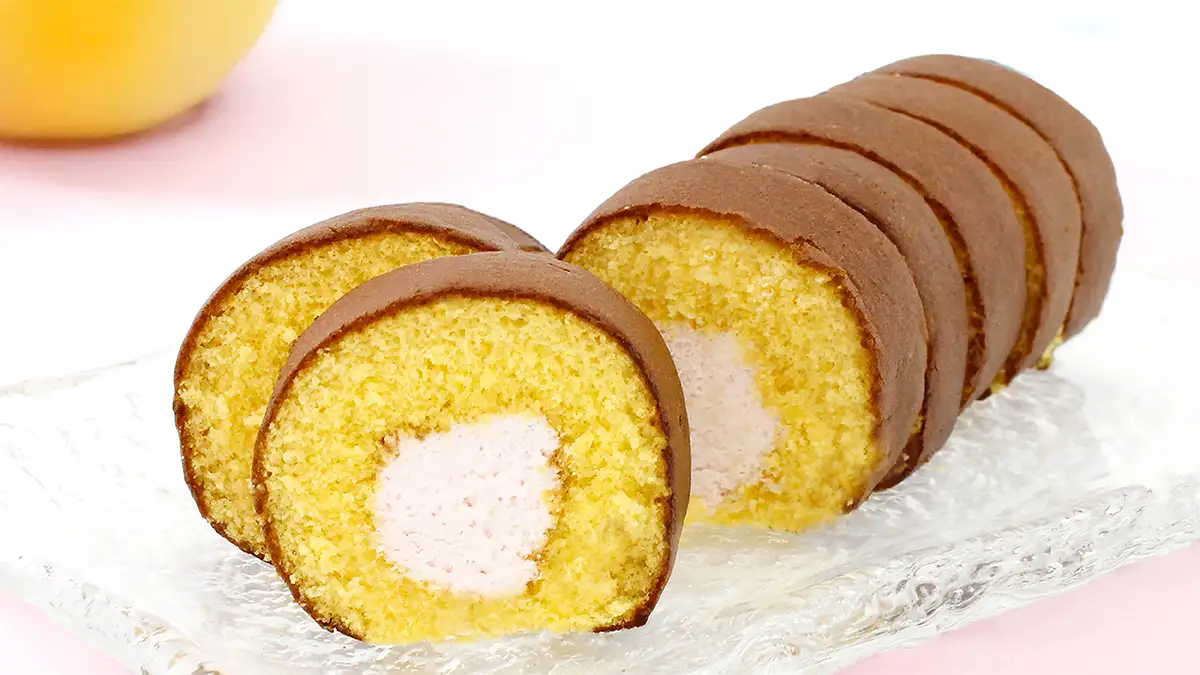 岡山県産白桃を贅沢使用、夏だけ味わえる限定ロールケーキ発売